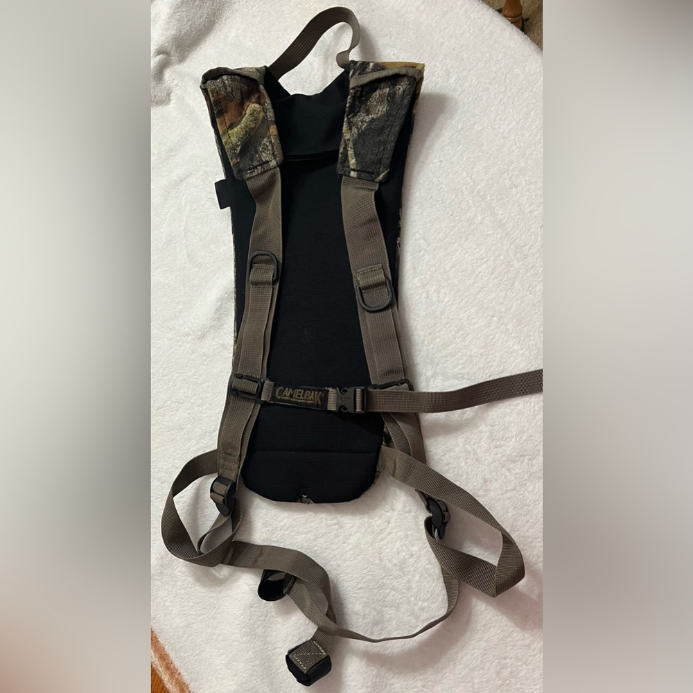 Camelbak camouflage hydration hike/hunt backpack bundle w/ bladder 1.5L - Picture 3 of 7